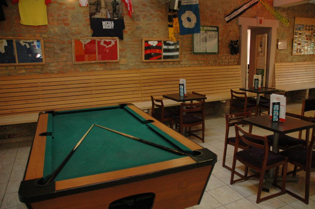Rugby Club Hostel Esztergom Exterior photo