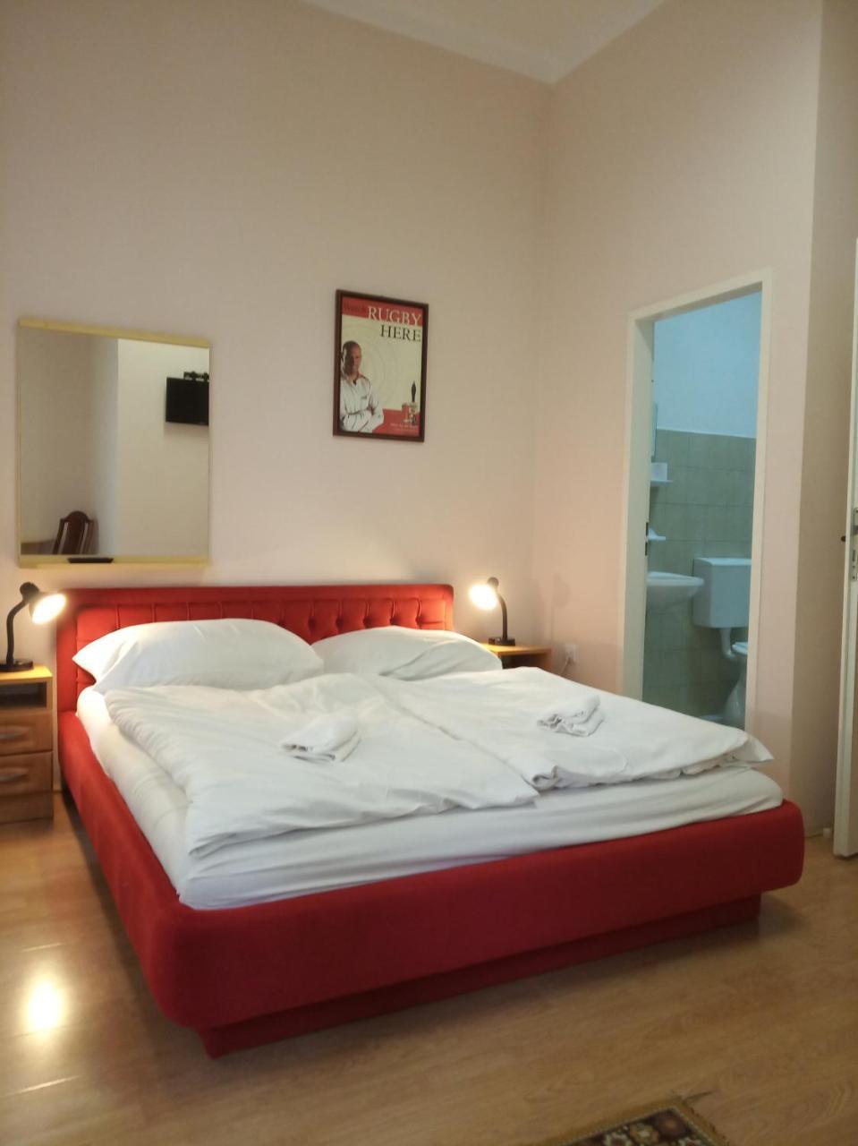 Rugby Club Hostel Esztergom Exterior photo
